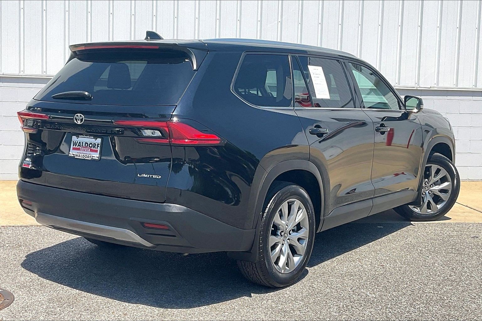 Used 2024 Toyota Grand Highlander AWD image 17