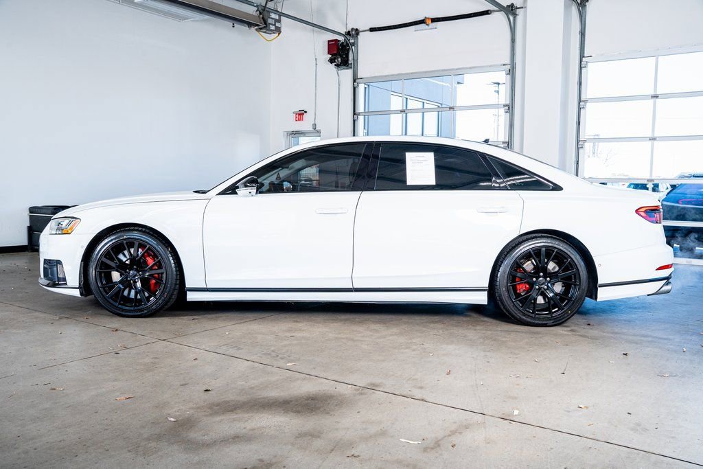 Used 2020 Audi S8 L w/ S8 Executive Package image 8