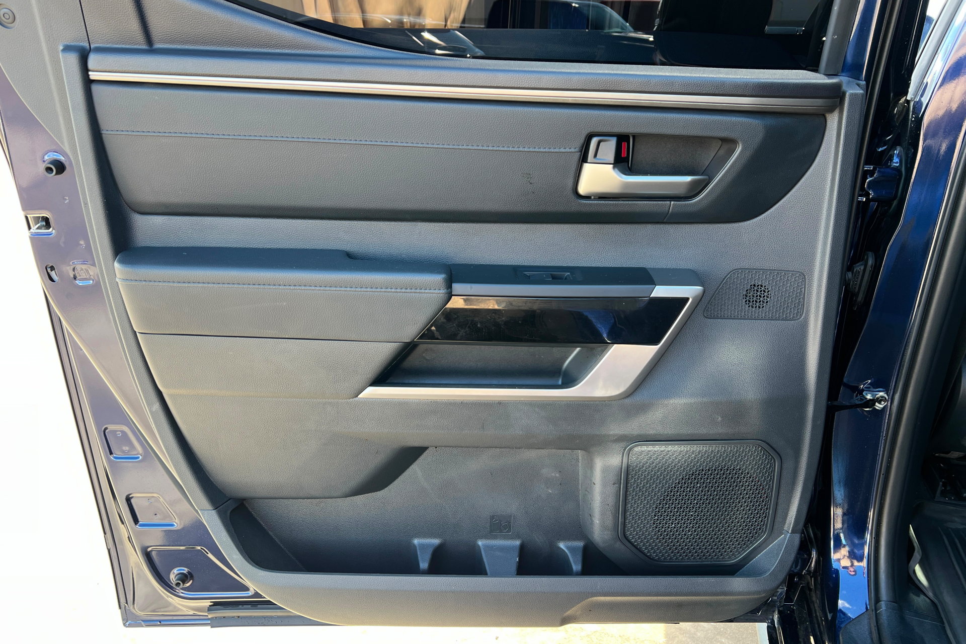 Used 2024 Toyota Tundra Limited AWD/4WD image 19