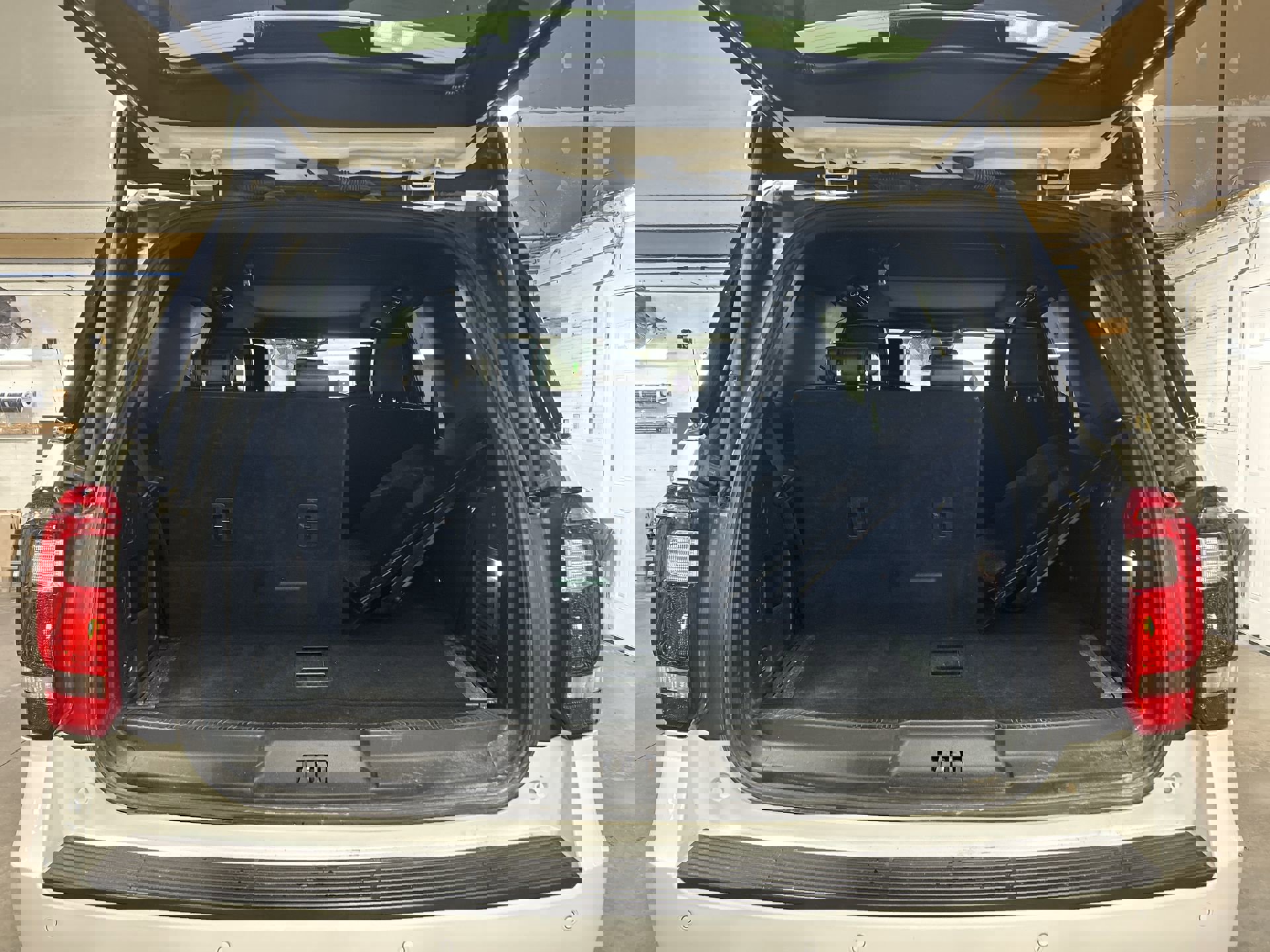 Used 2021 Ford Expedition XLT image 27