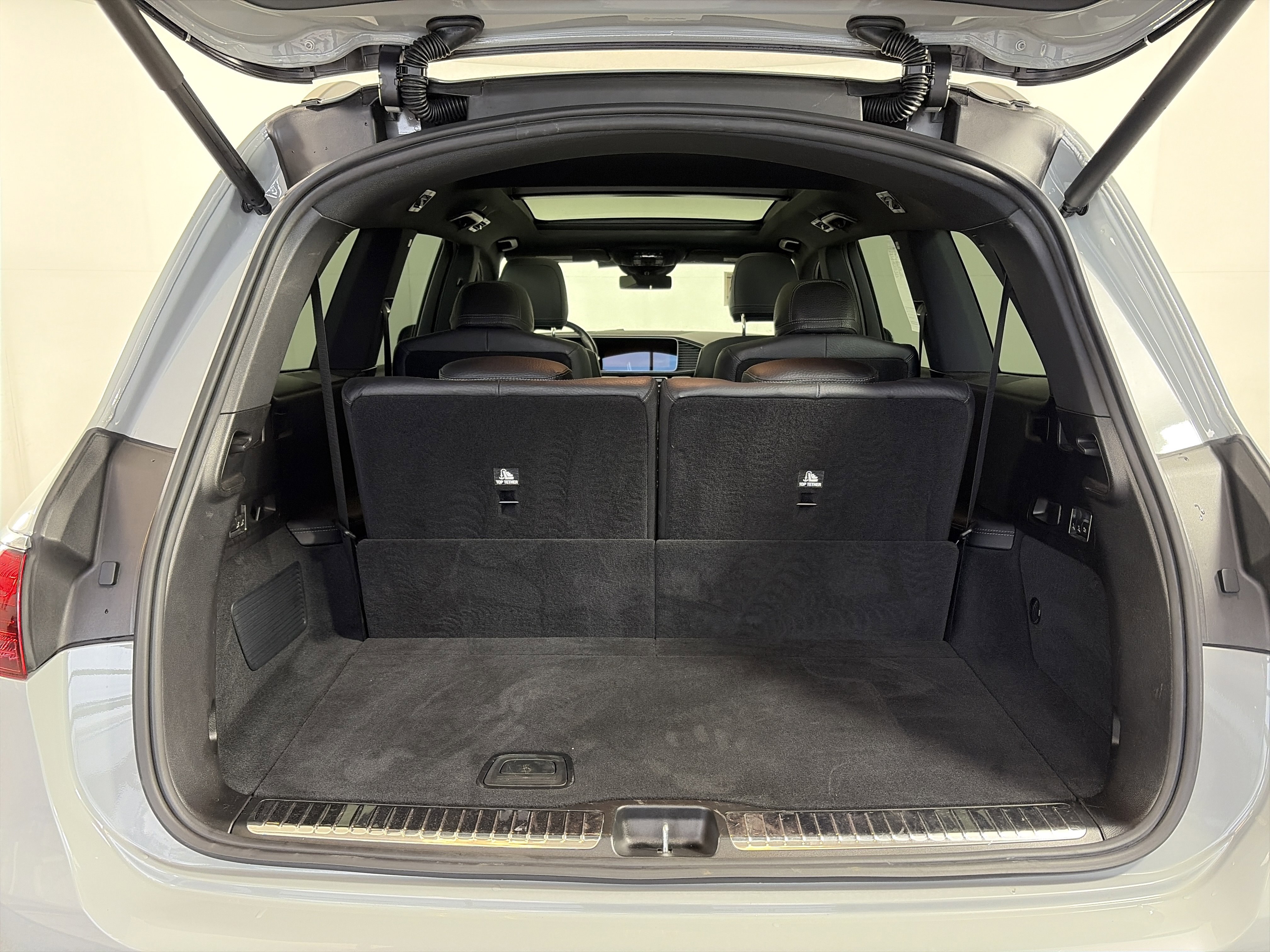 Used 2024 Mercedes-Benz GLS 580 4MATIC image 15