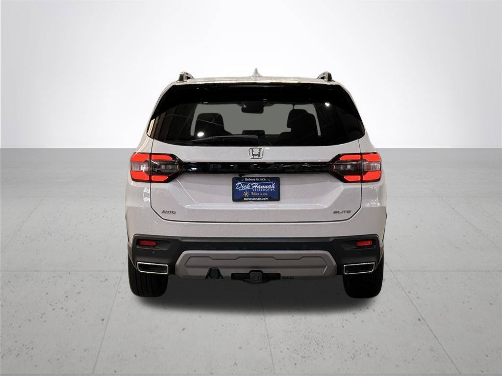 Used 2025 Honda Pilot Elite image 11