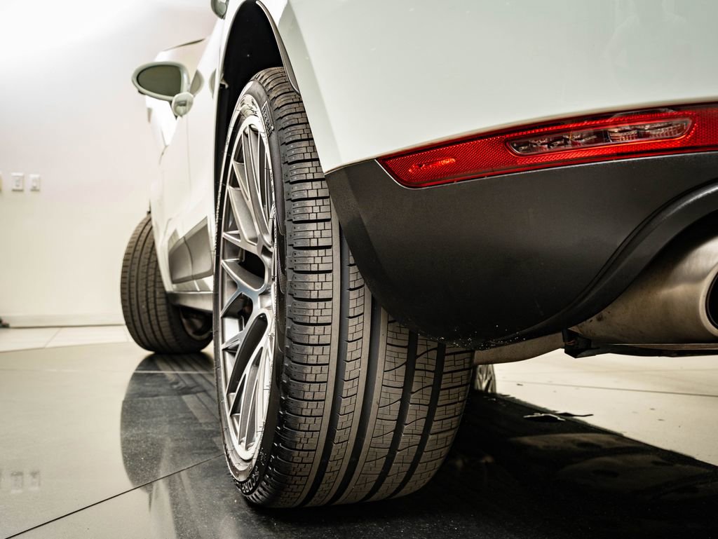 Certified 2021 Porsche Macan S AWD/4WD image 56