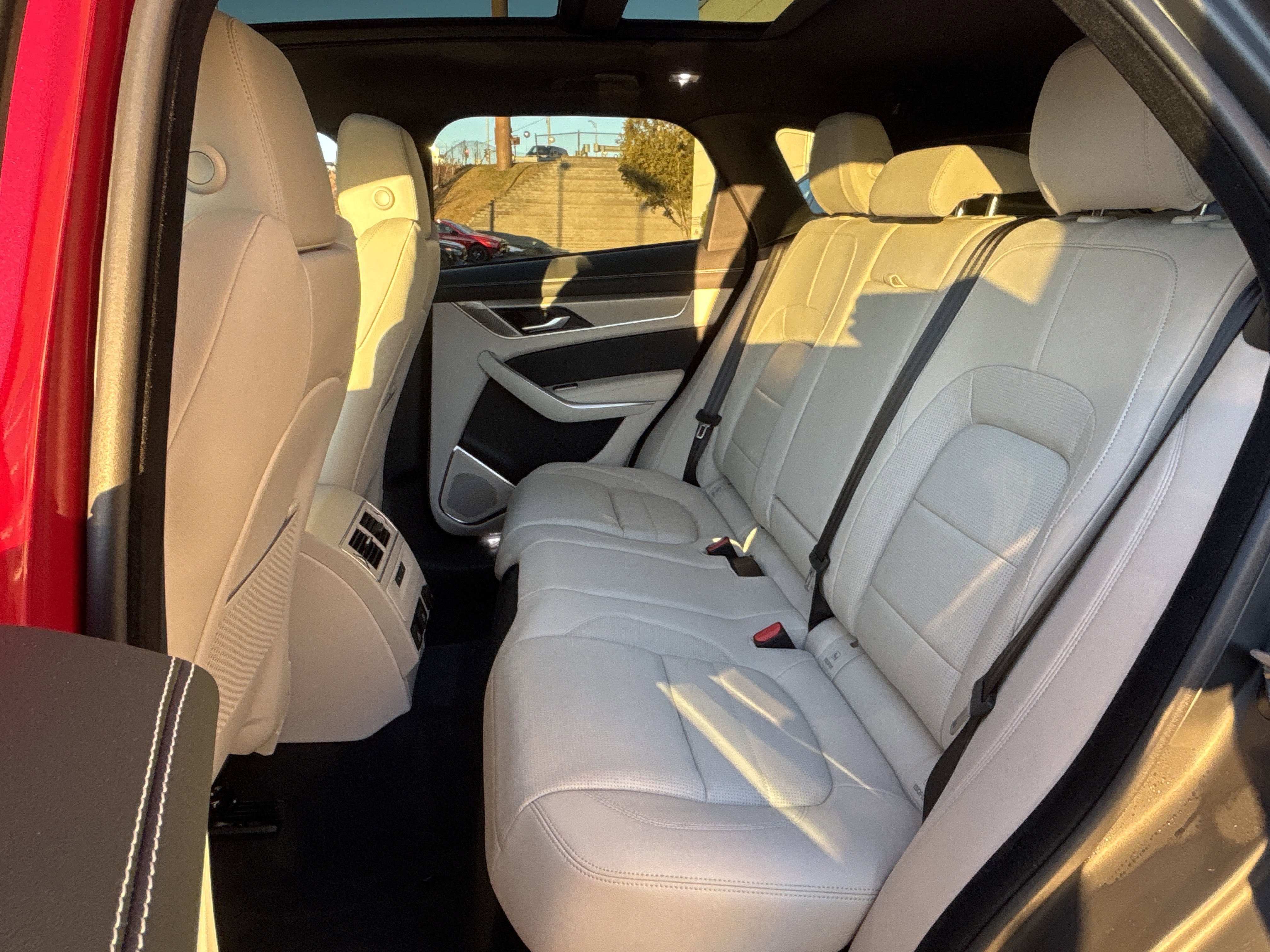 Used 2026 Jaguar F-PACE R-Dynamic S image 18