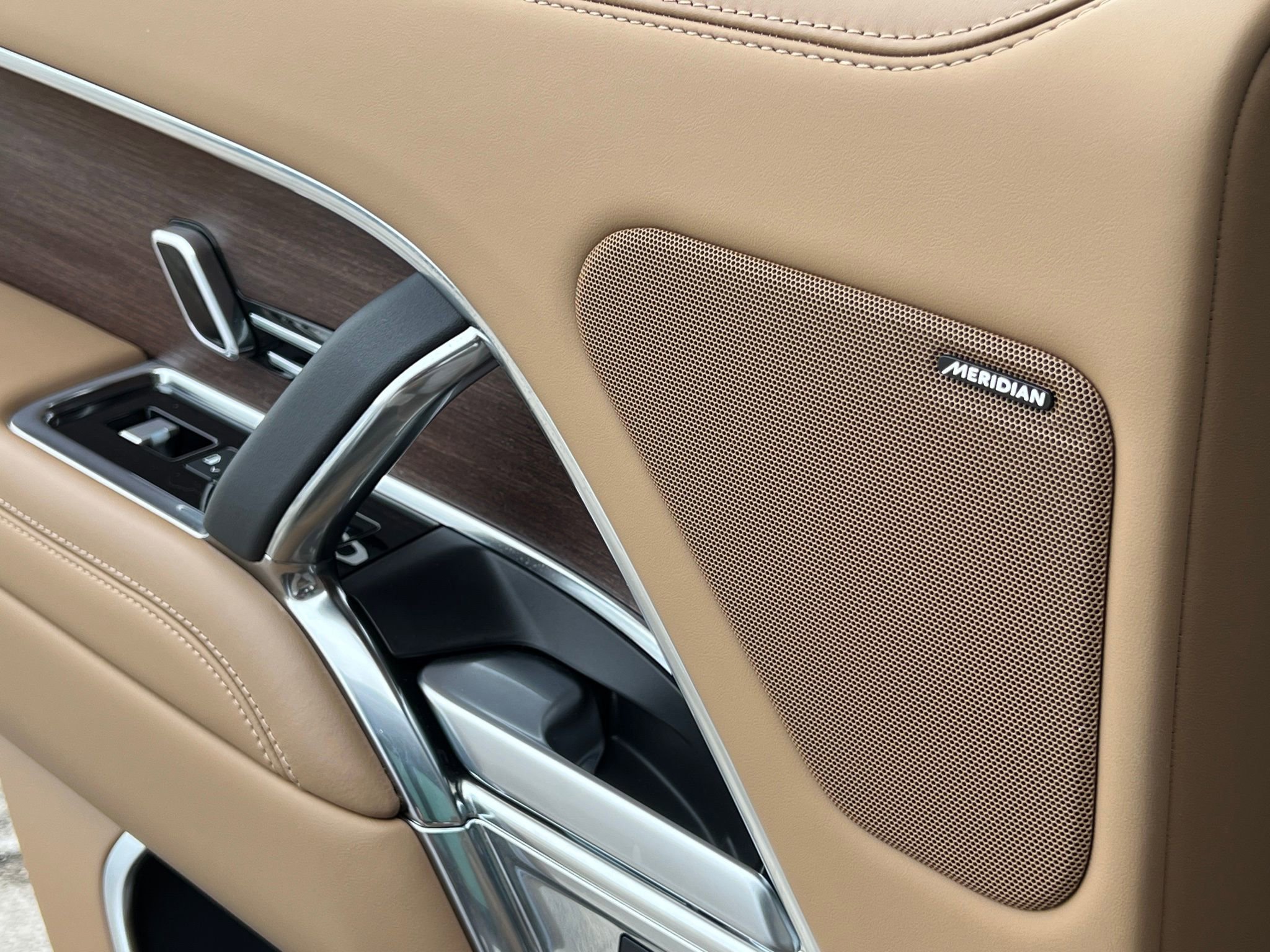 Used 2023 Land Rover Range Rover SE image 37