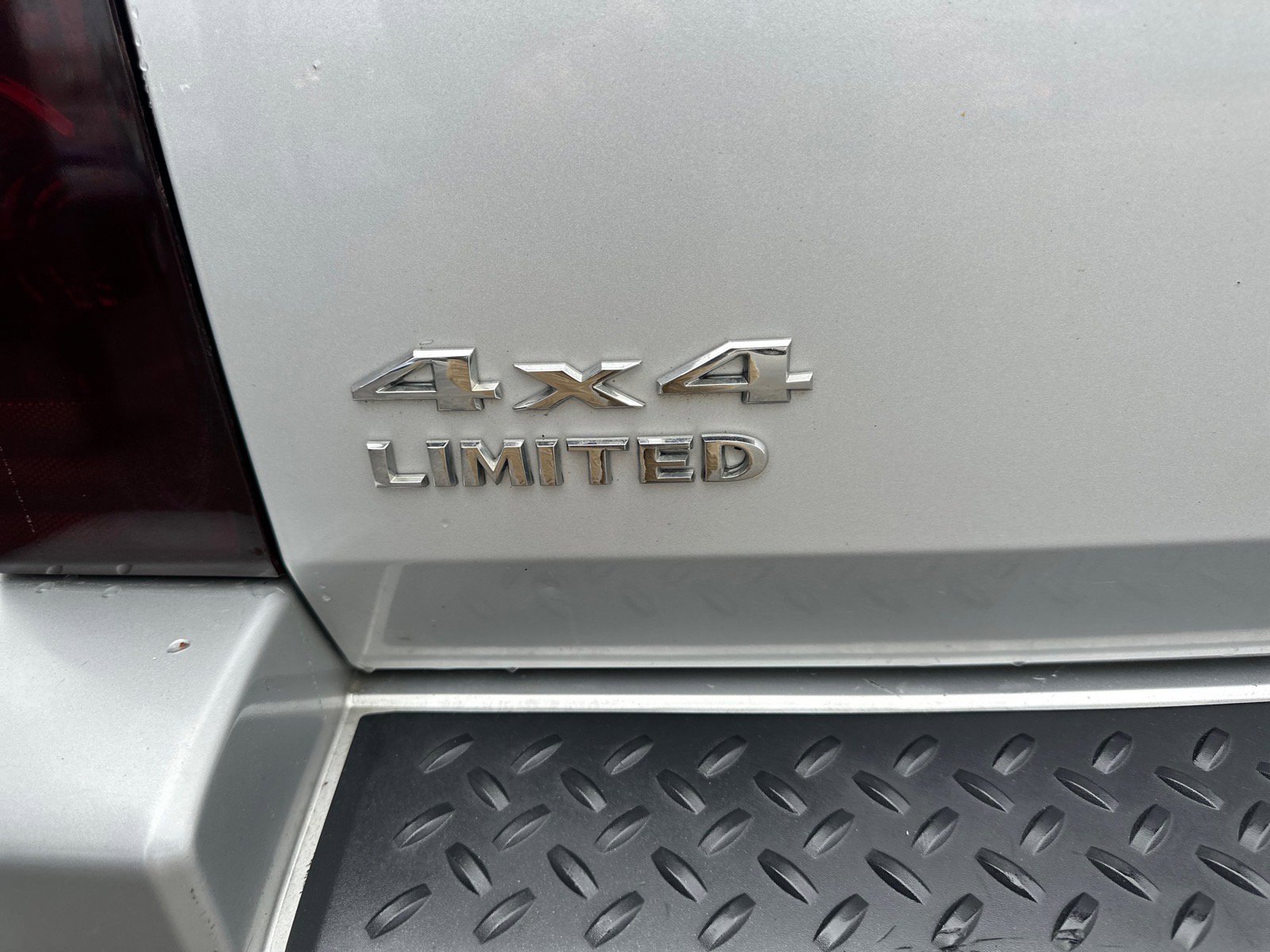 Used 2006 Jeep Commander Limited image 15