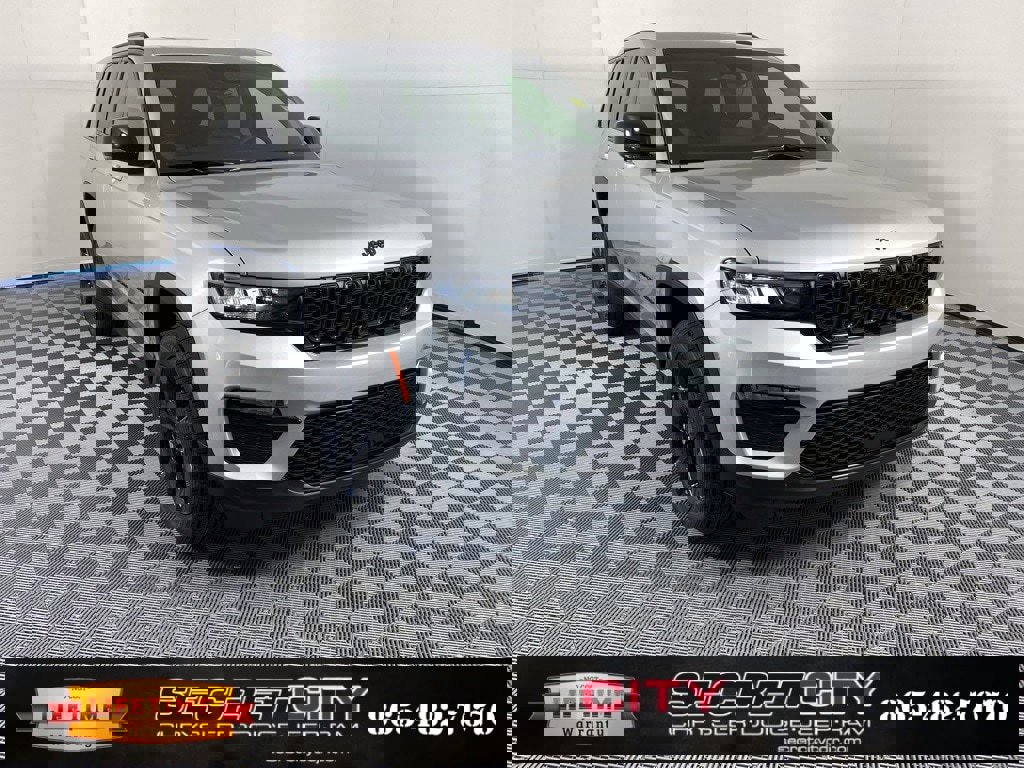 New 2025 Jeep Grand Cherokee Limited w/ Black Appearance Package video 1