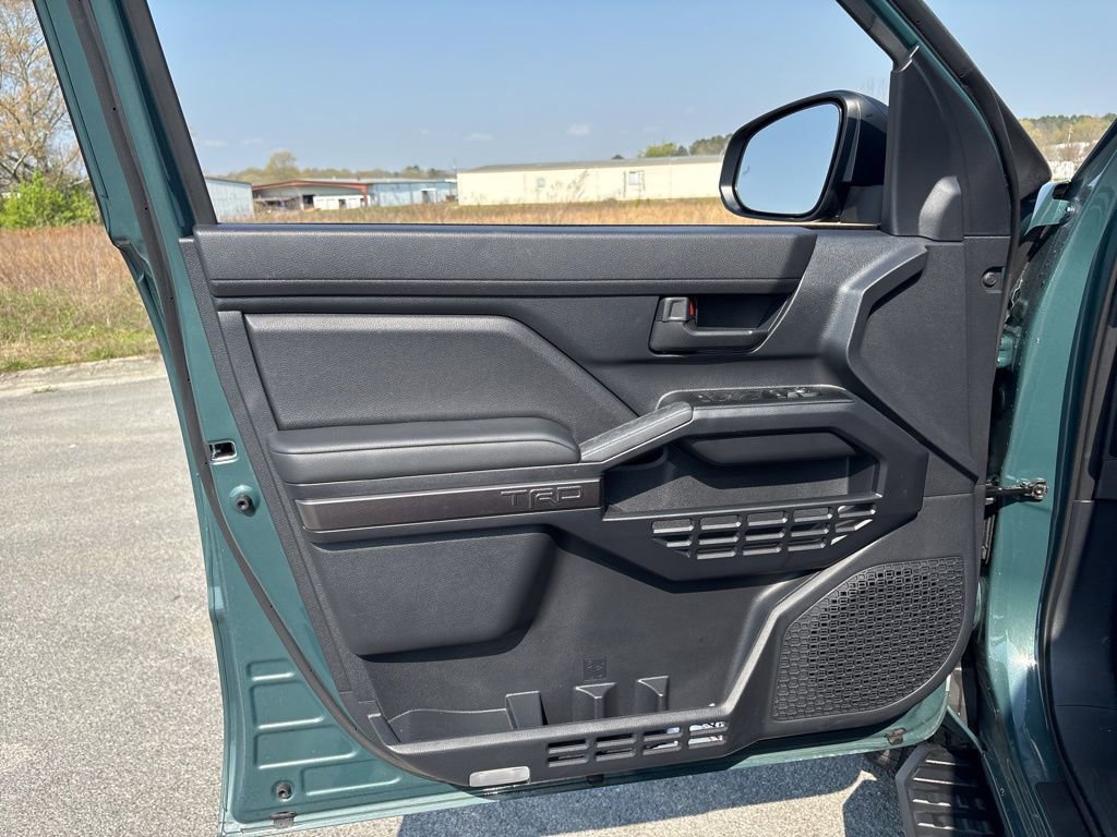 Certified 2025 Toyota 4Runner TRD Off-Road image 6