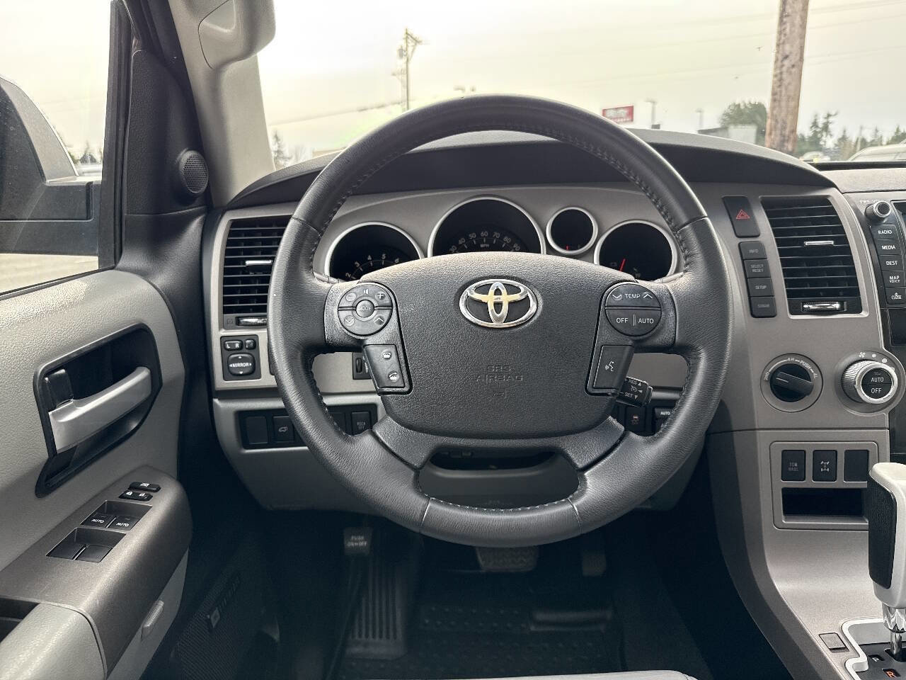 Used 2013 Toyota Sequoia Limited image 31