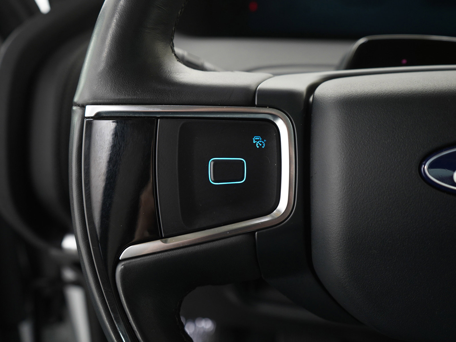 Used 2025 Ford Expedition Platinum AWD/4WD image 32