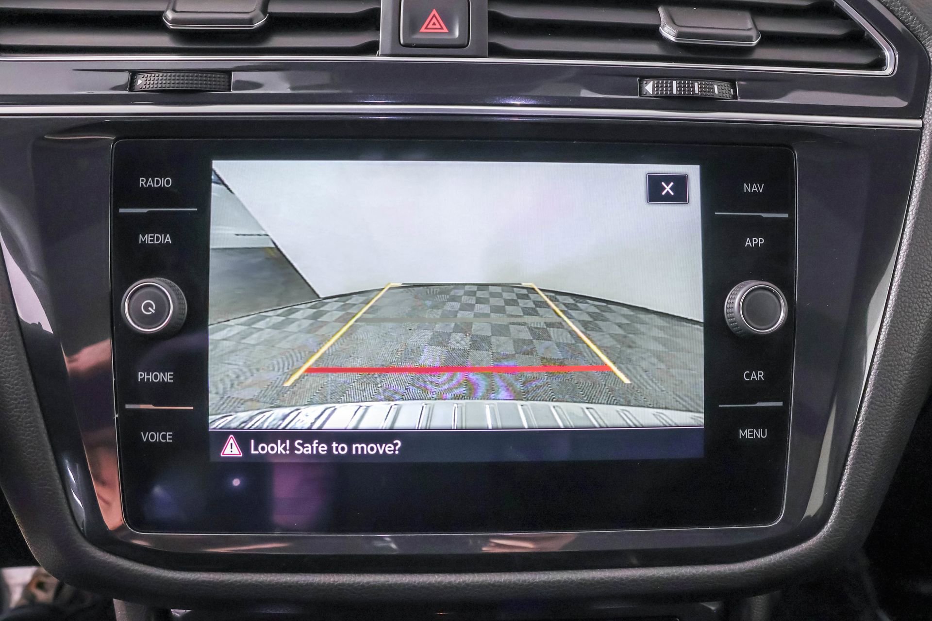 Used 2022 Volkswagen Tiguan SEL R-Line image 7