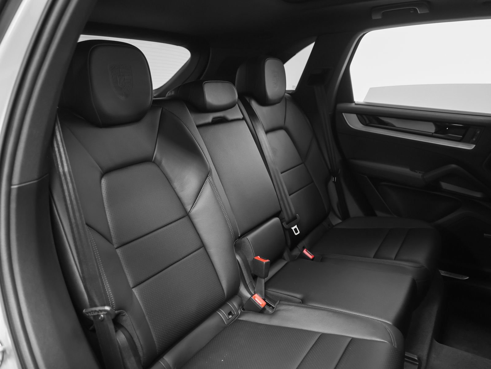 Certified 2024 Porsche Cayenne AWD/4WD image 26