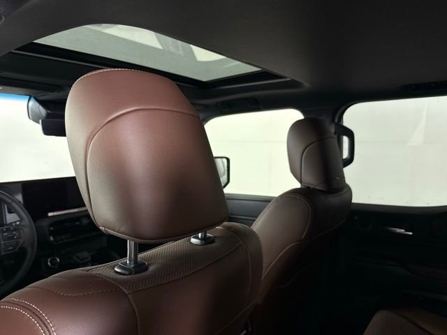 Used 2025 Toyota Land Cruiser image 24