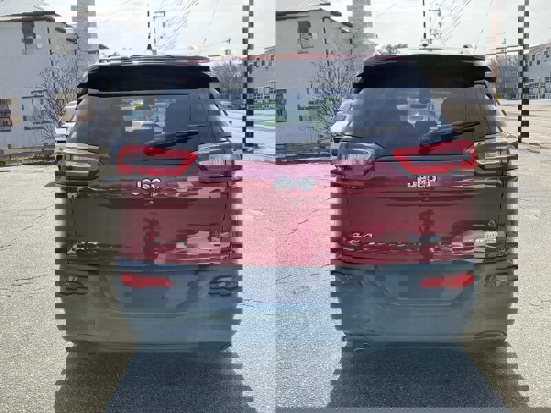 Used 2014 Jeep Cherokee Latitude w/ Comfort/Convenience Group image 6