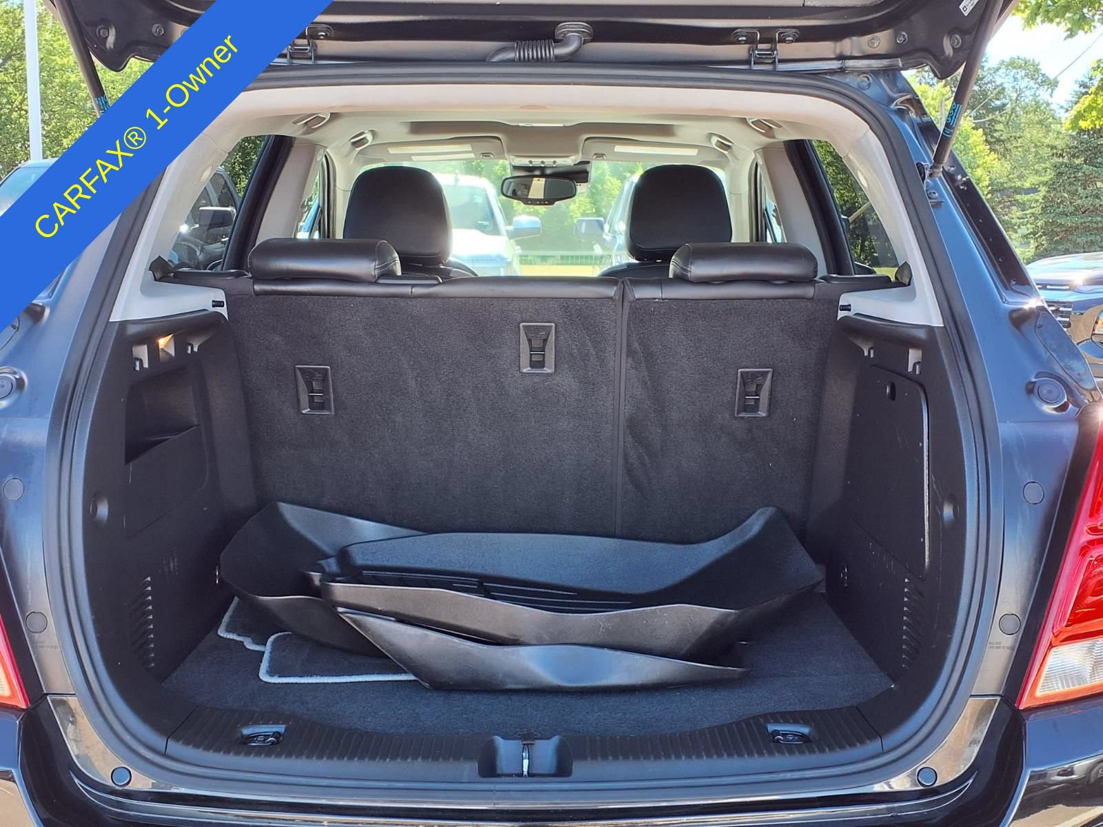 Used 2018 Chevrolet Trax Premier w/ Midnight Edition AWD/4WD image 12
