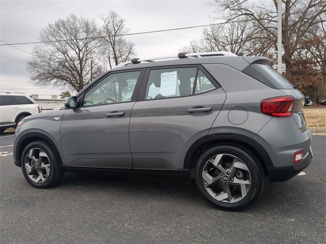 Used 2022 Hyundai Venue SEL image 6