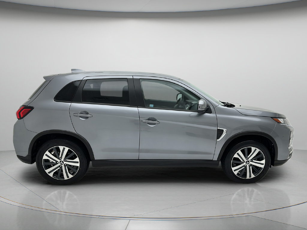 Used 2025 Mitsubishi Outlander Sport SE AWD/4WD image 6