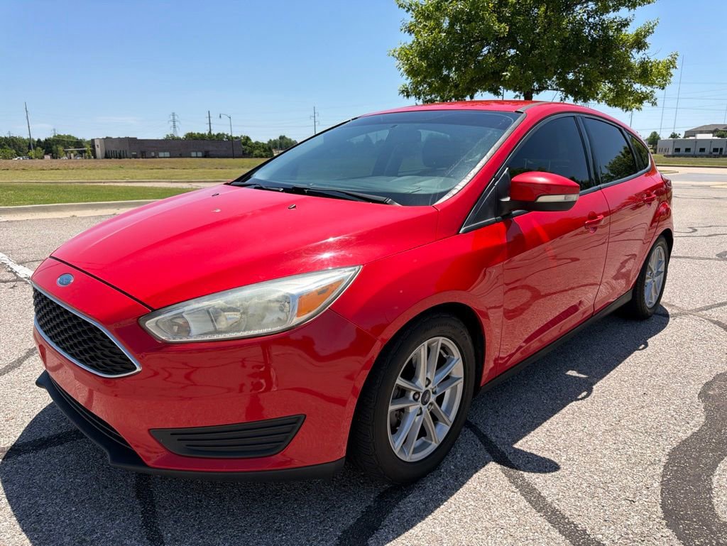 Used 2016 Ford Focus SE FWD image 1