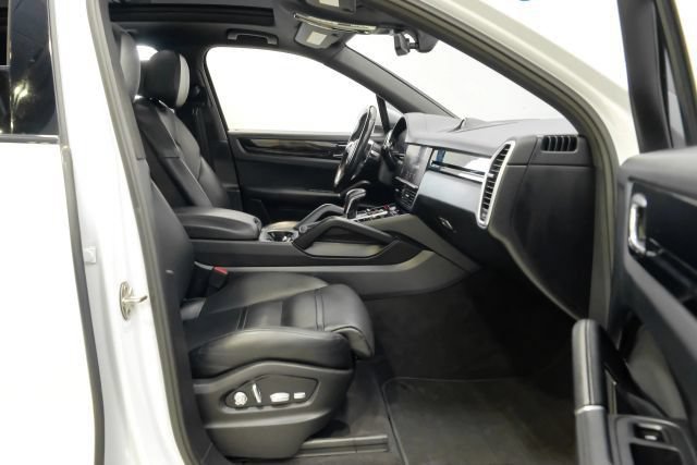 Used 2019 Porsche Cayenne AWD/4WD image 41