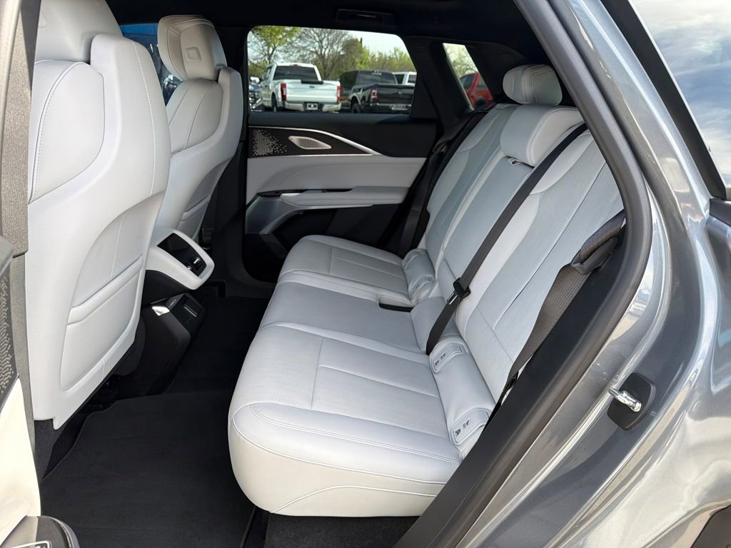 Used 2023 Cadillac Lyriq Luxury image 21