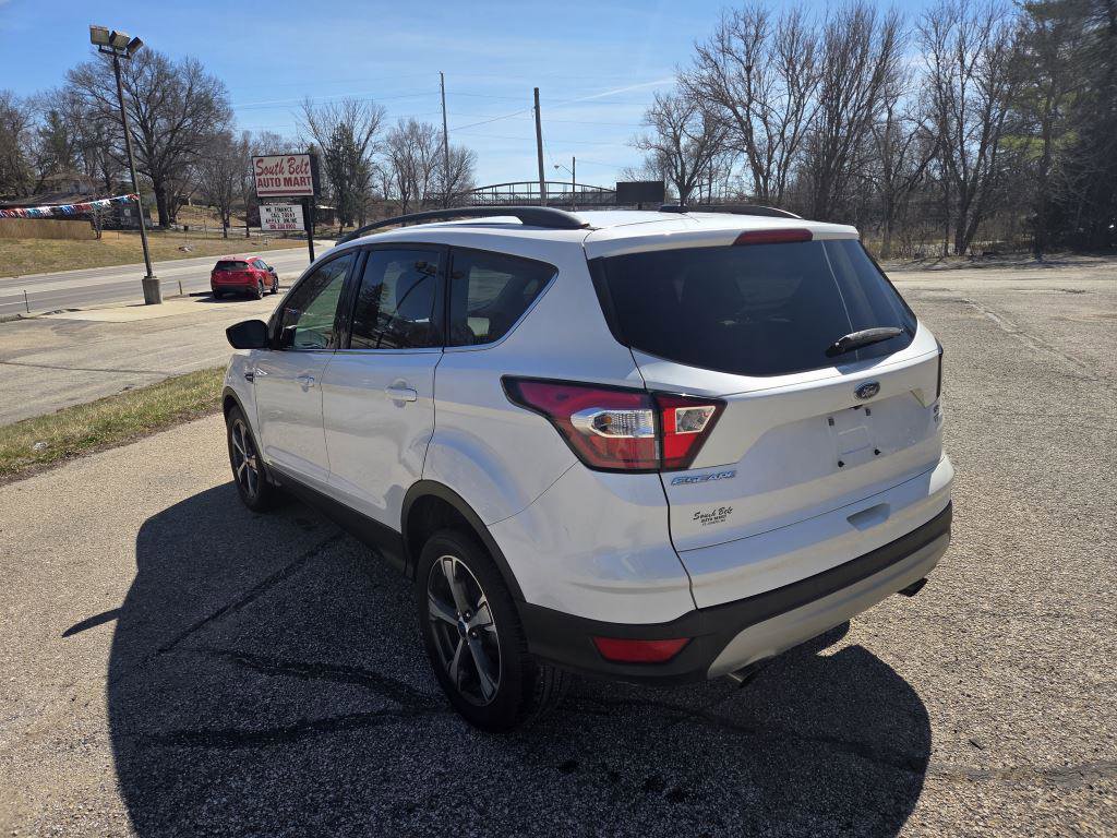Used 2017 Ford Escape SE w/ SE Leather Comfort Package image 4