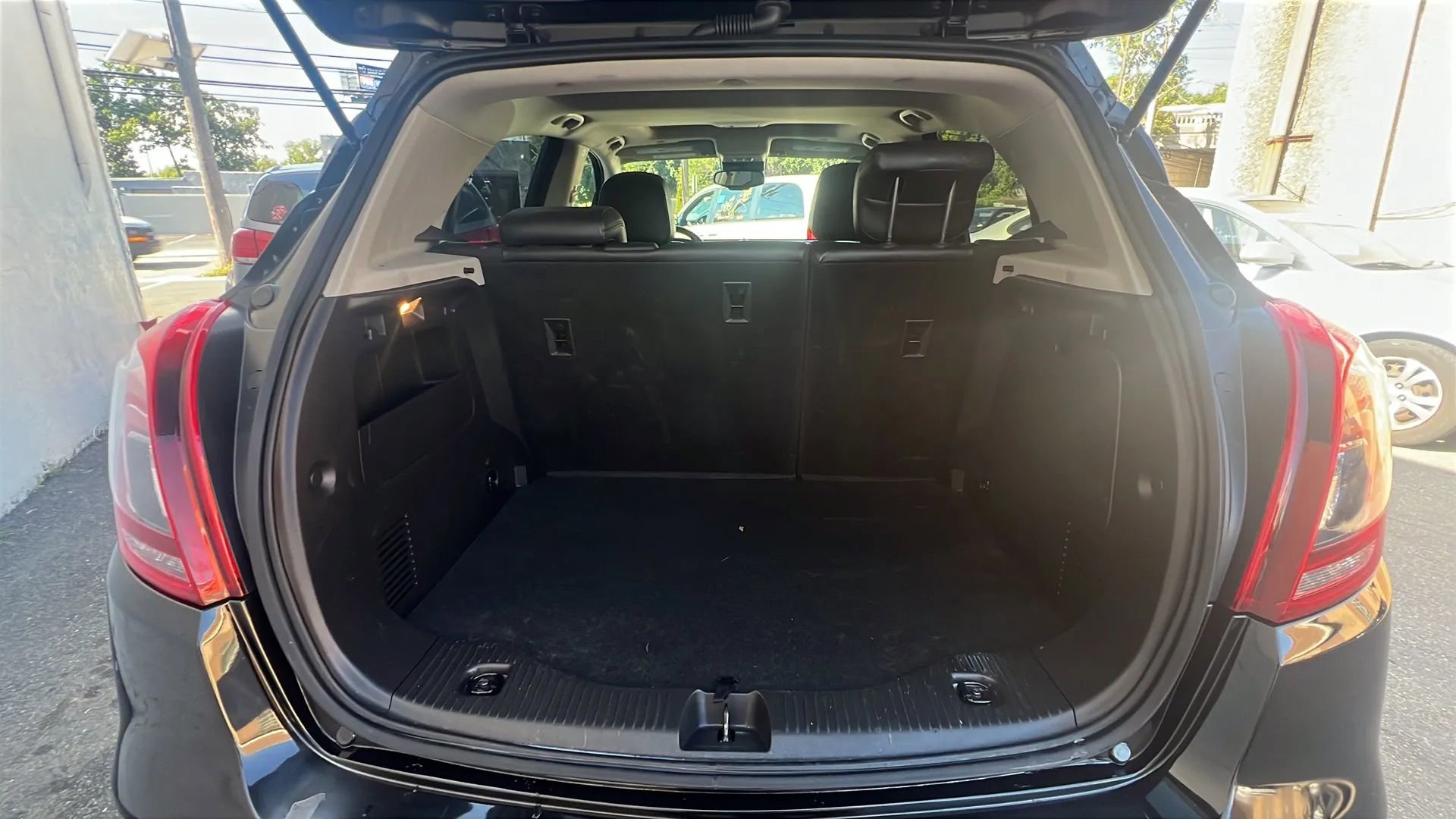 Used 2019 Buick Encore Essence image 10