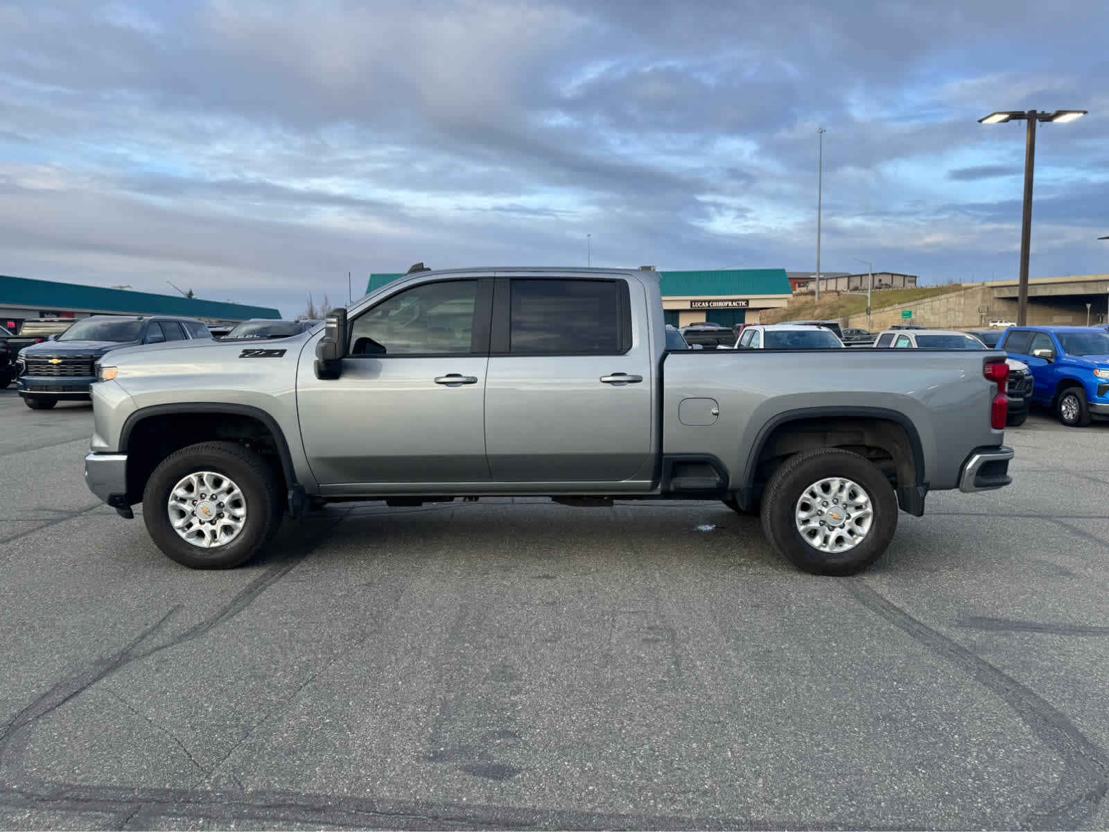 Used 2024 Chevrolet Silverado 2500 LT image 3