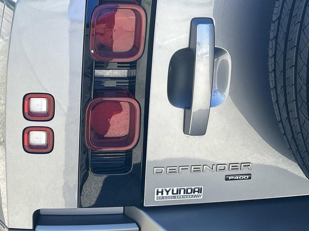 Used 2022 Land Rover Defender 90 X-Dynamic S AWD/4WD image 14