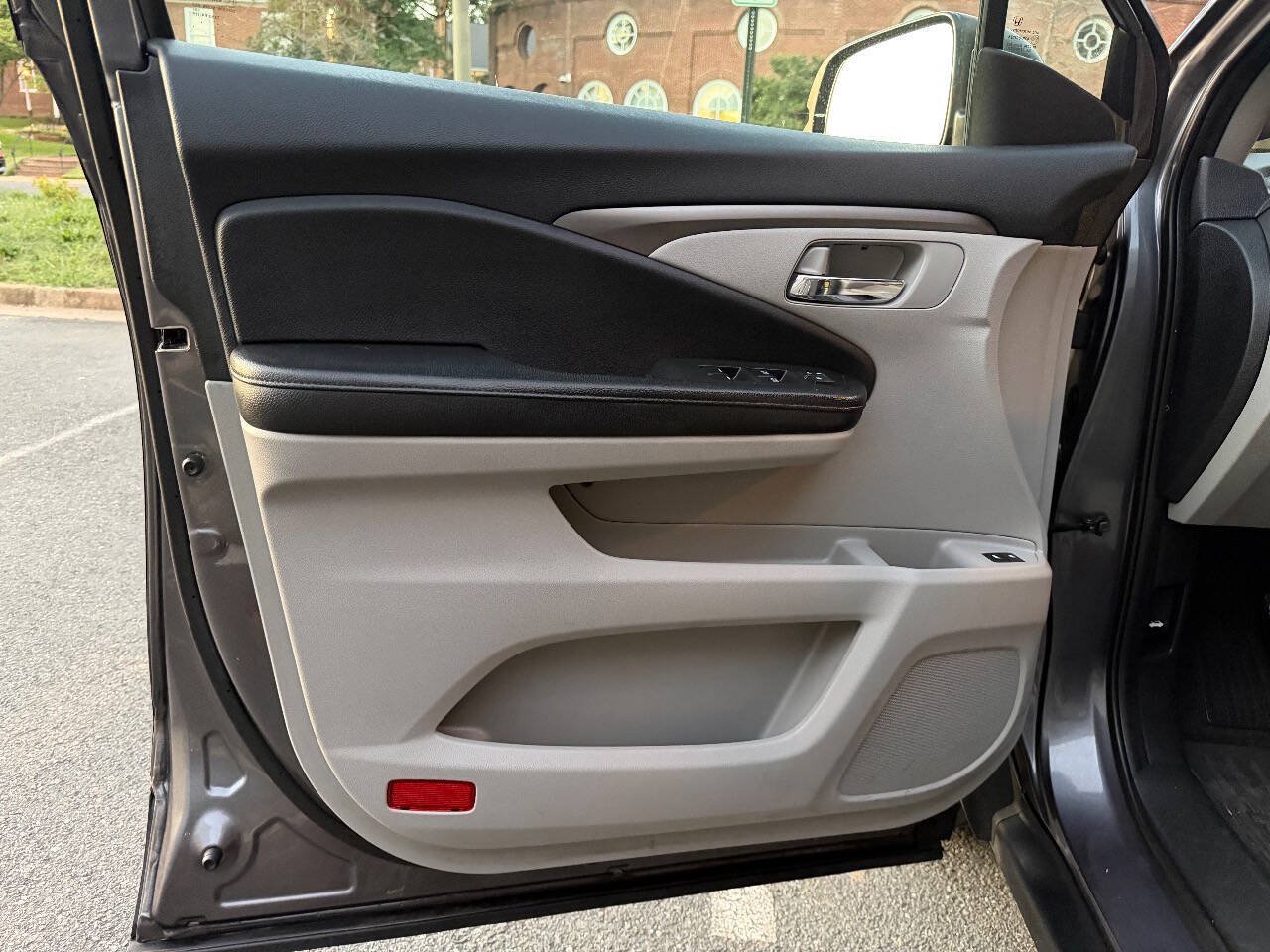 Used 2016 Honda Pilot EX-L image 10