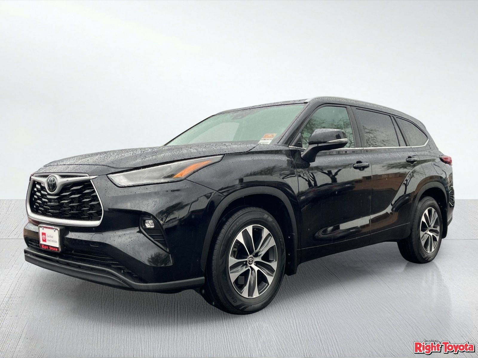 Certified 2024 Toyota Highlander XLE AWD/4WD image 2