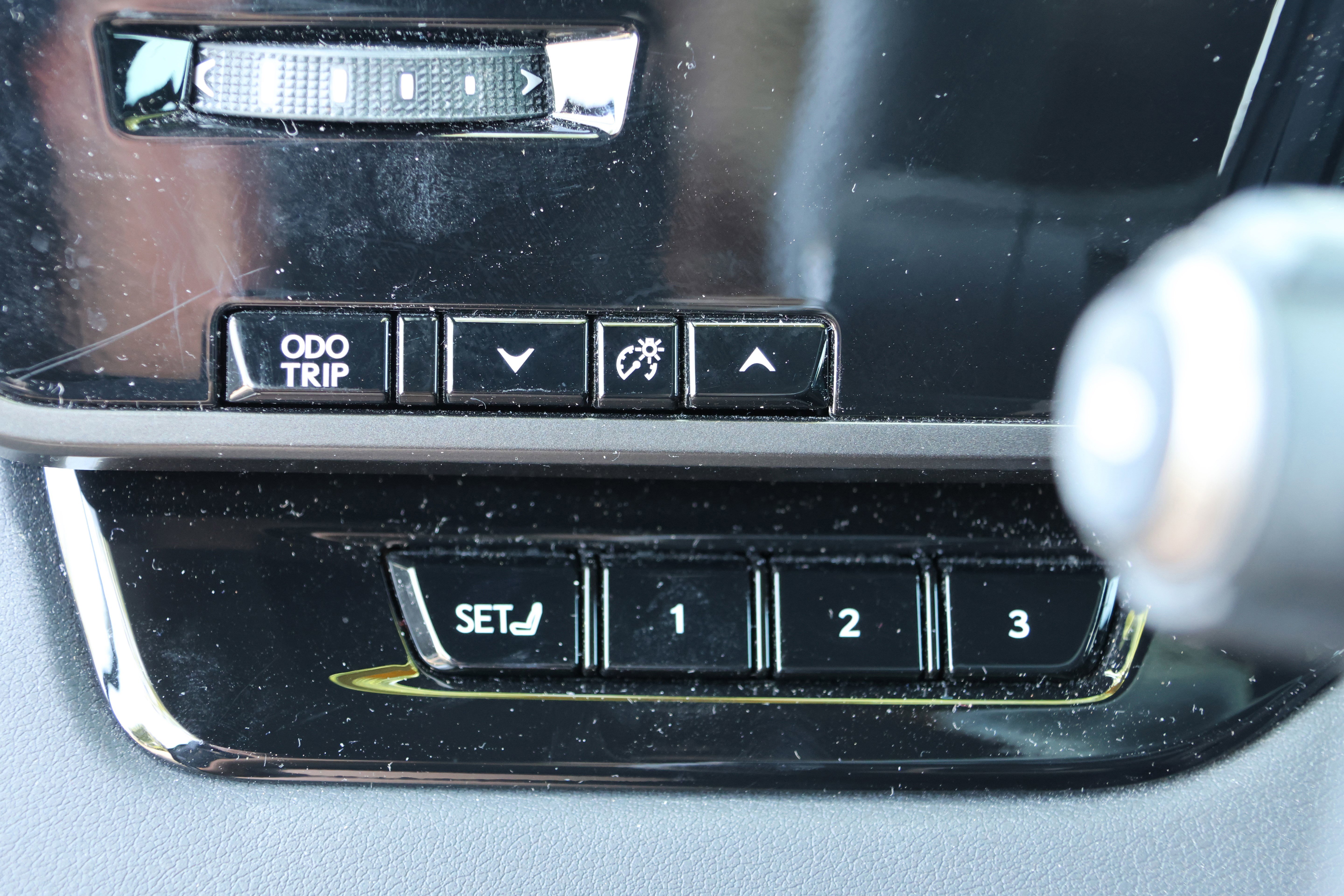 Used 2023 Lexus RX 500h F Sport w/ Accessory Package (Z1) AWD/4WD image 15