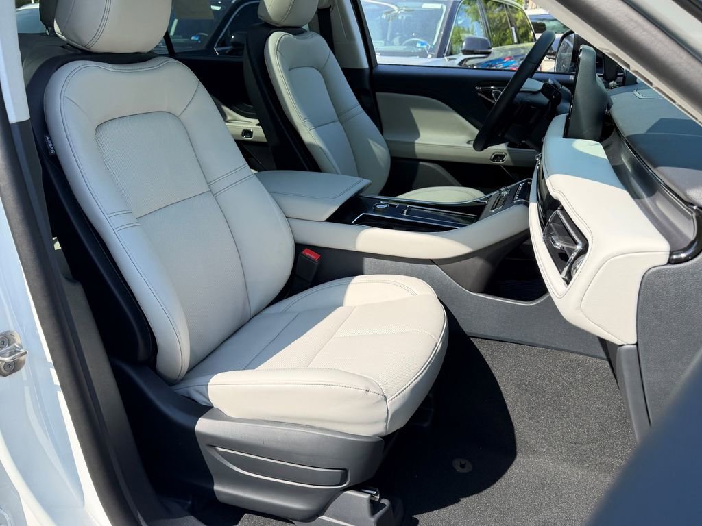 New 2026 Lincoln Aviator AWD image 6