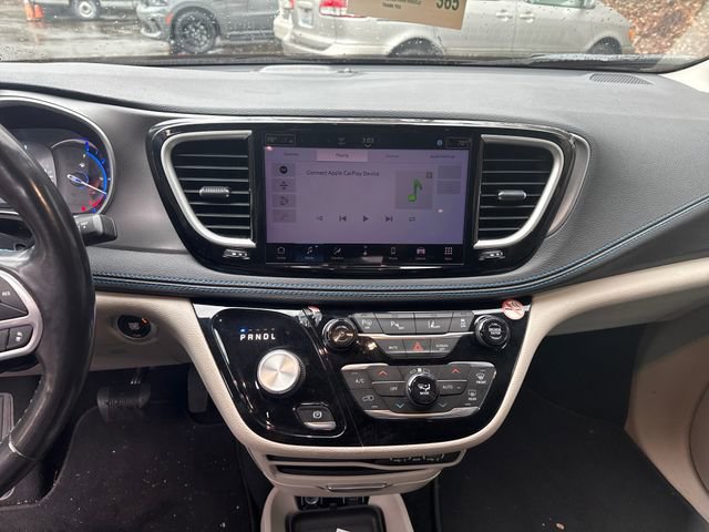 Used 2021 Chrysler Pacifica Touring-L image 53