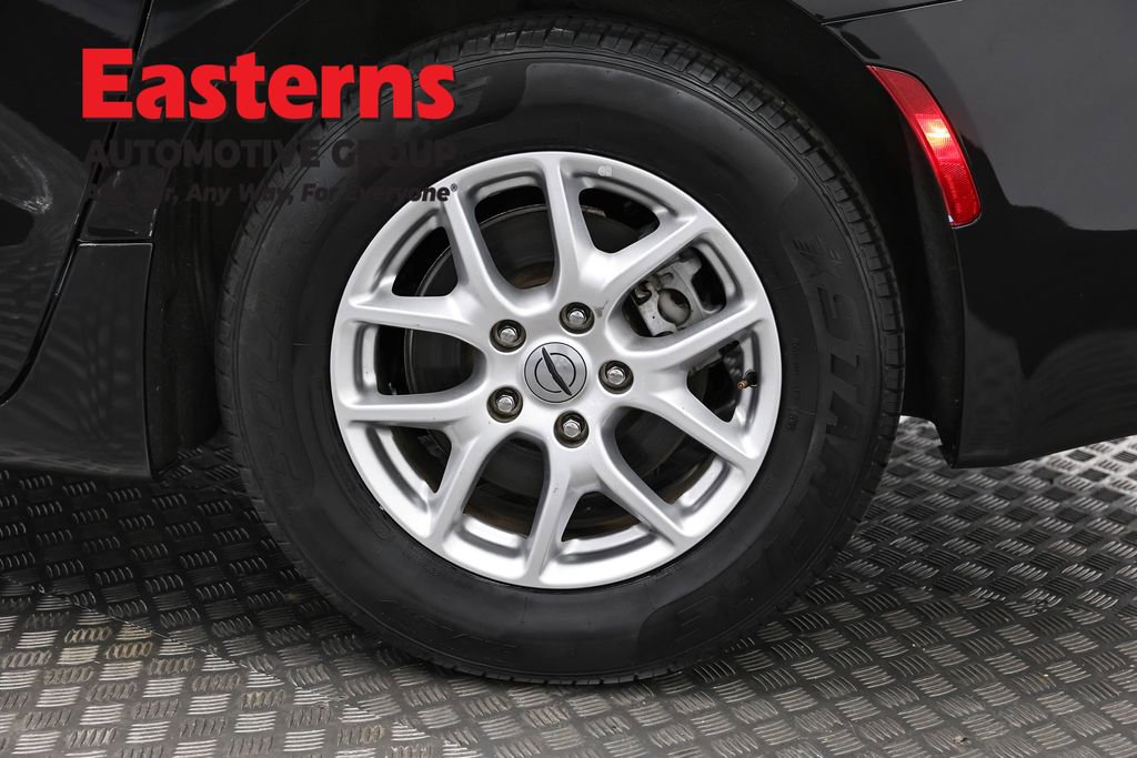 Used 2022 Chrysler Voyager LX image 35