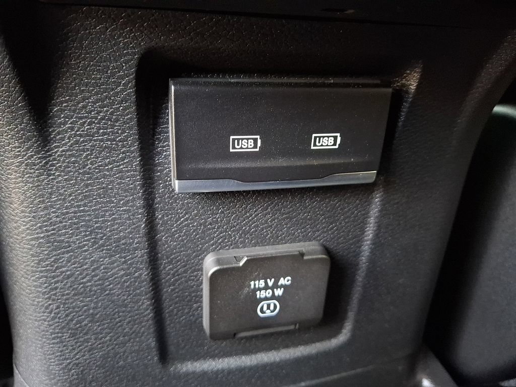 Used 2024 Jeep Wrangler Unlimited Sahara w/ Technology Group AWD/4WD image 11