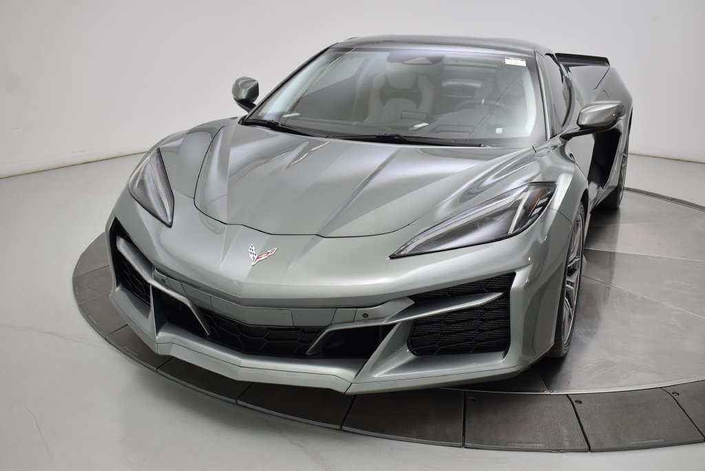 Used 2024 Chevrolet Corvette Z06 RWD image 25