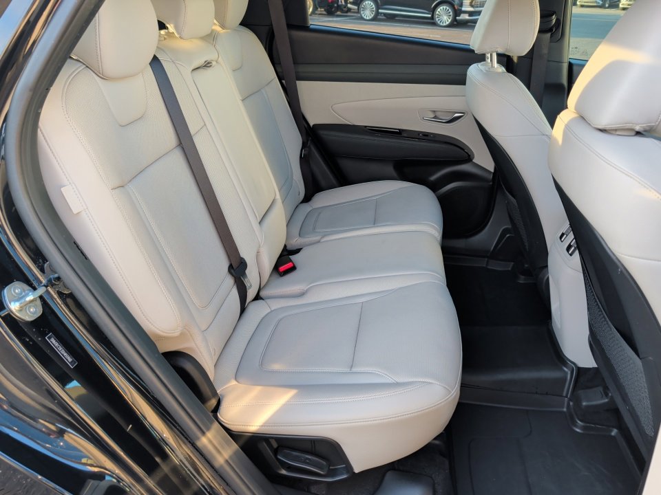 Used 2025 Hyundai Tucson Limited image 29