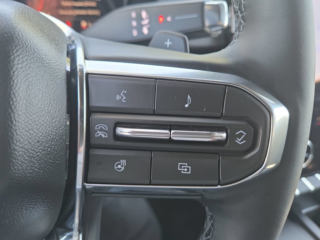 New 2026 GMC Acadia Elevation w/ Black Edition AWD/4WD image 17