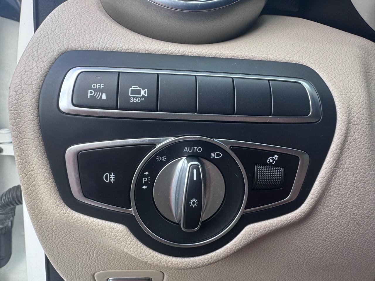 Used 2019 Mercedes-Benz GLC 300 image 16