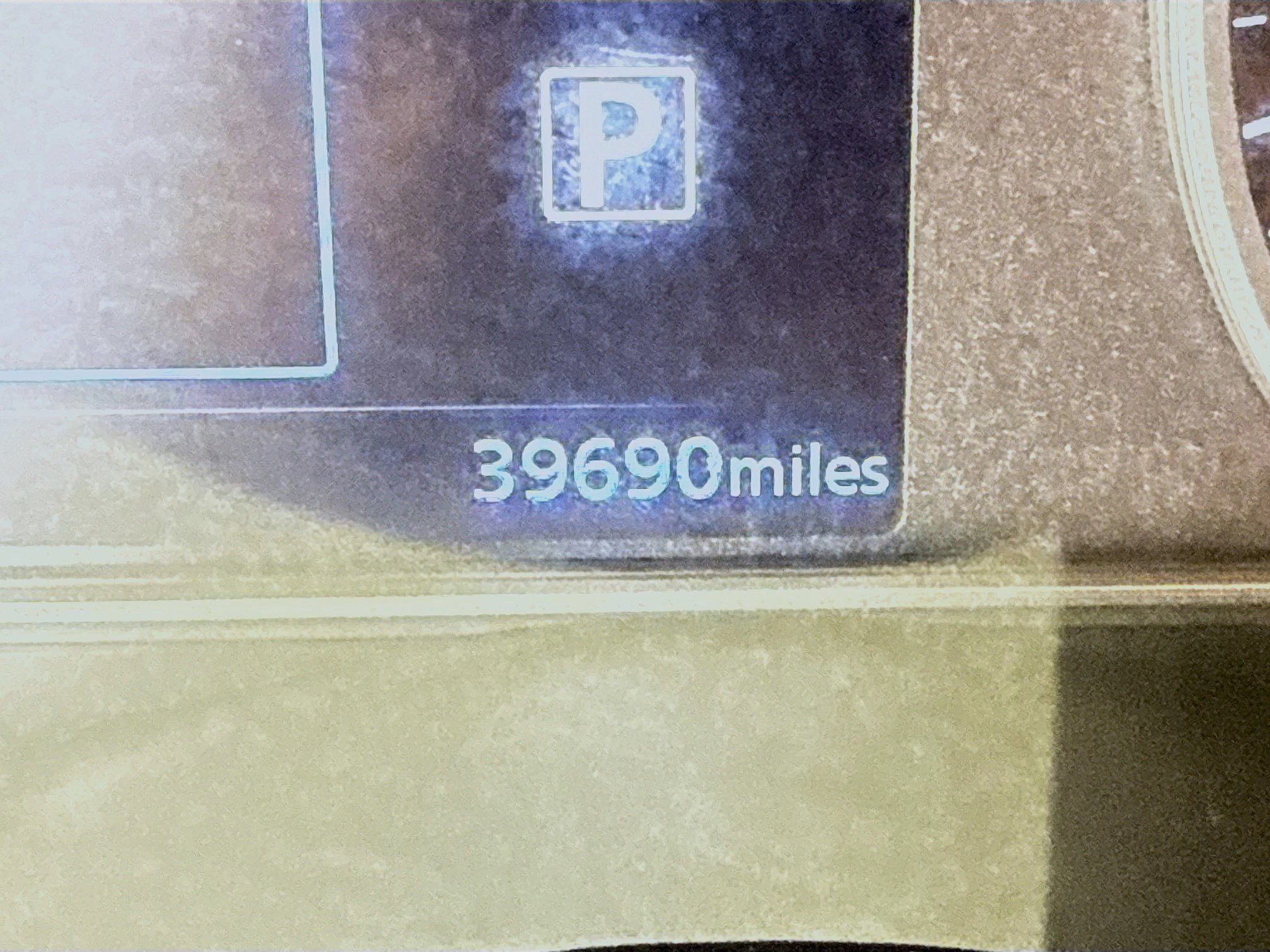 Used 2024 Nissan Versa SV w/ Trunk Package image 16