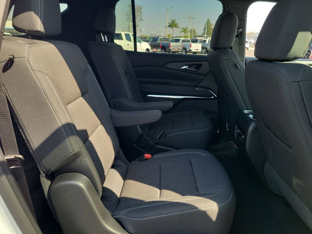 Used 2026 Chevrolet Traverse LT FWD image 25