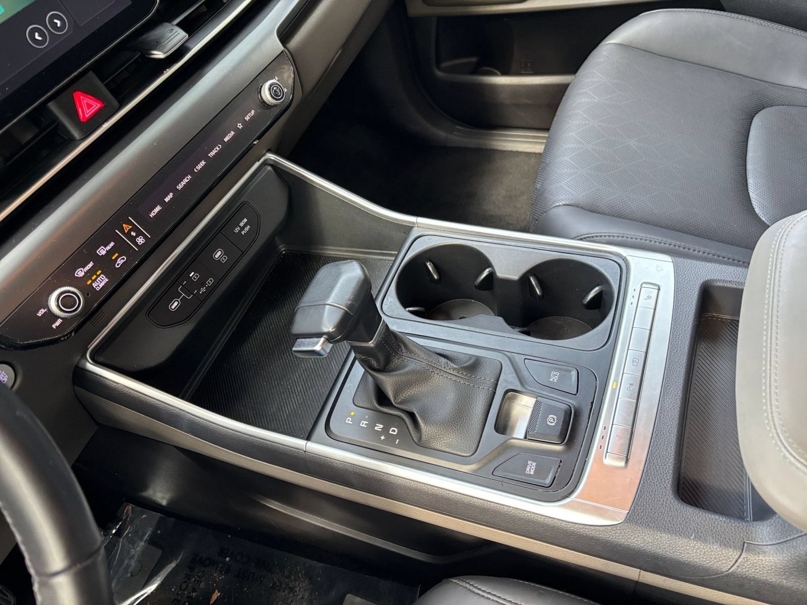 Used 2026 Kia Carnival FWD image 44
