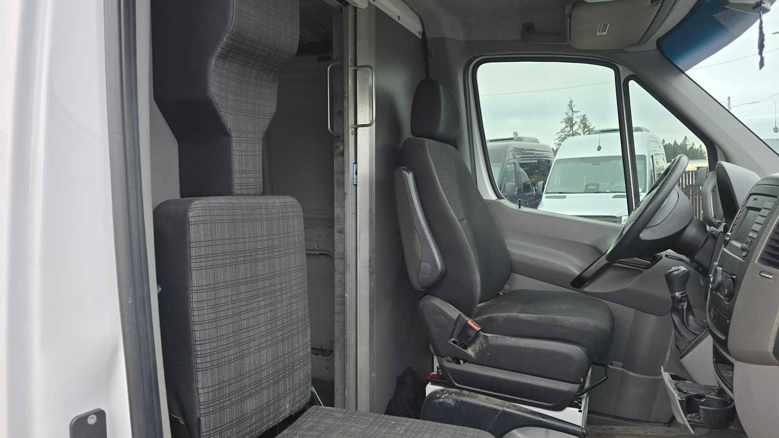 Used 2018 Mercedes-Benz Sprinter 2500 image 9