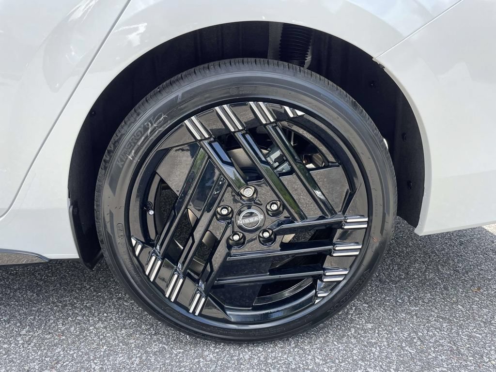 New 2026 Nissan Sentra SR w/ Floor Mat Package FWD image 7