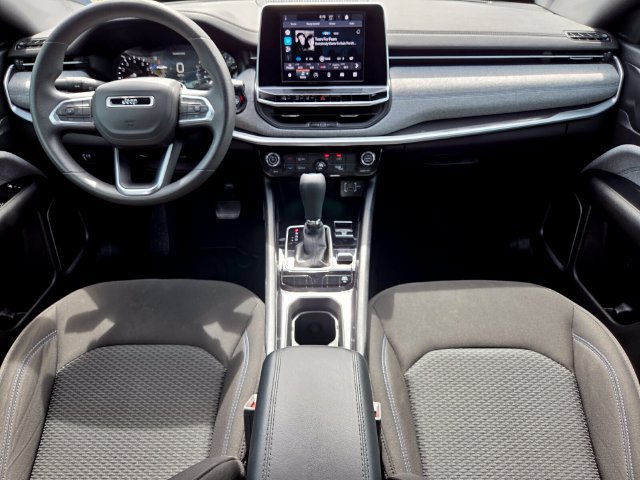Used 2025 Jeep Compass Sport AWD/4WD image 17
