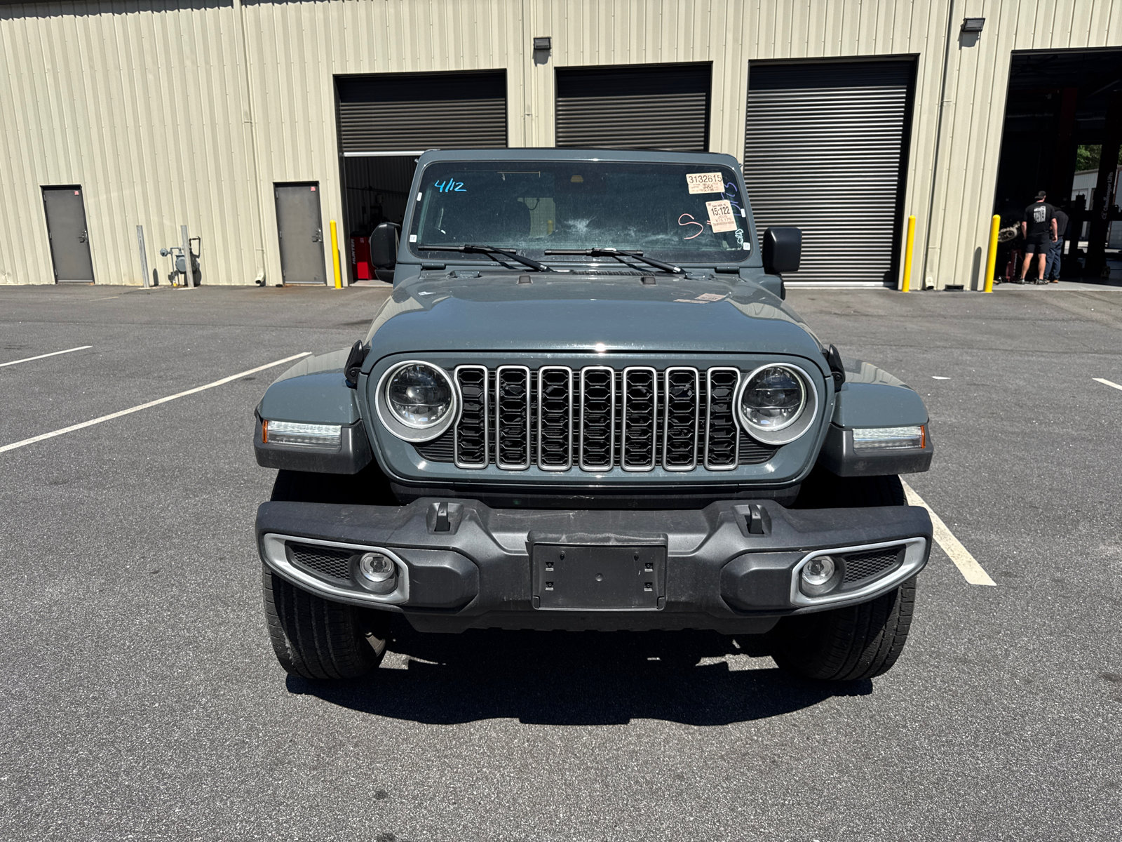 Used 2025 Jeep Wrangler Unlimited Sahara w/ Safety Group AWD/4WD image 3