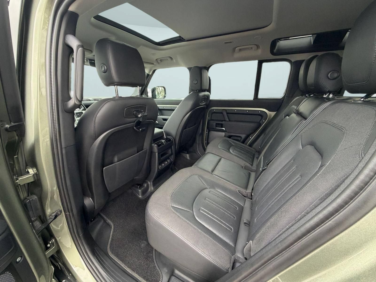 Used 2021 Land Rover Defender 110 S AWD/4WD image 25