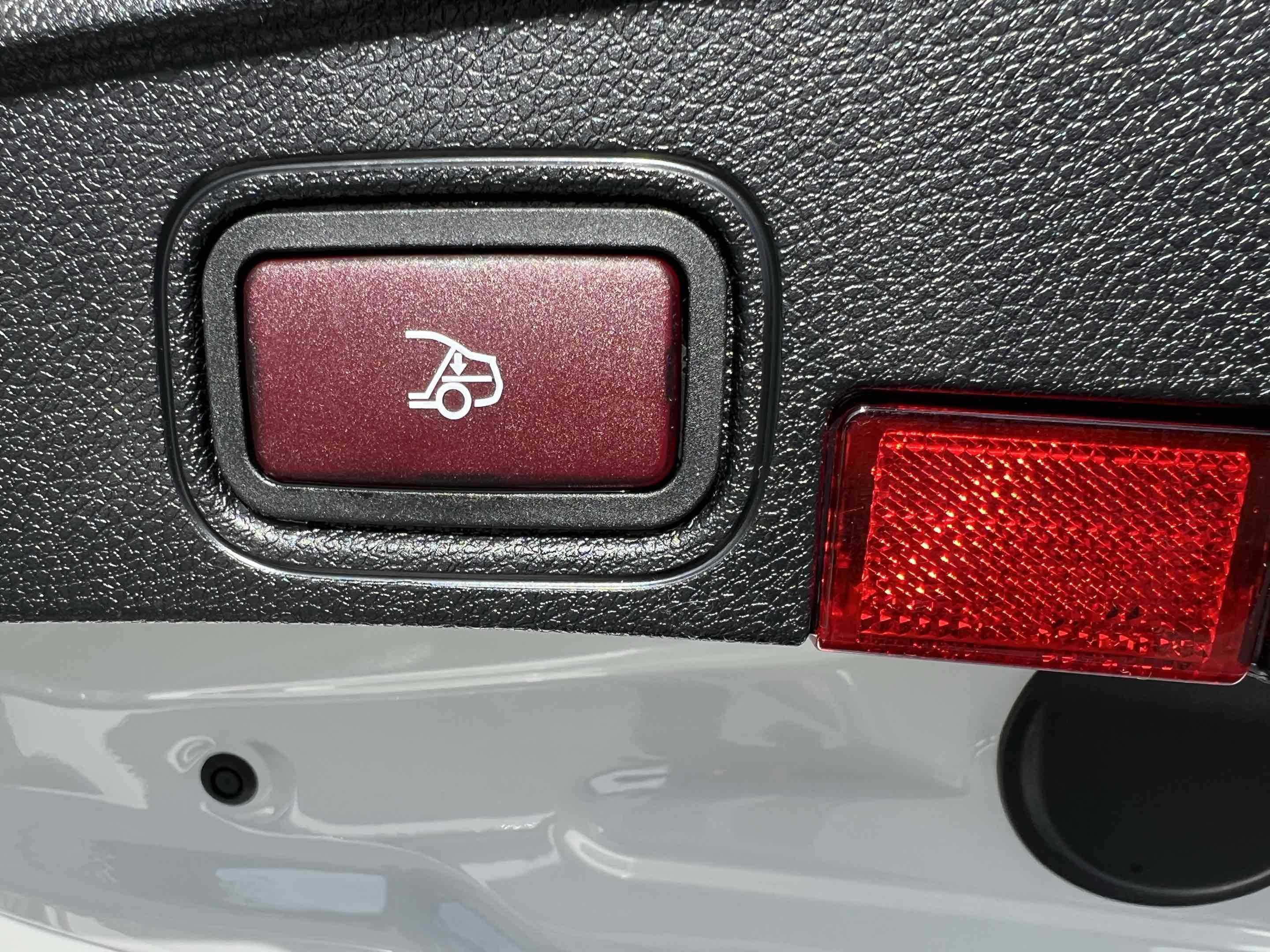 Used 2023 Mercedes-Benz C 300 Cabriolet image 14