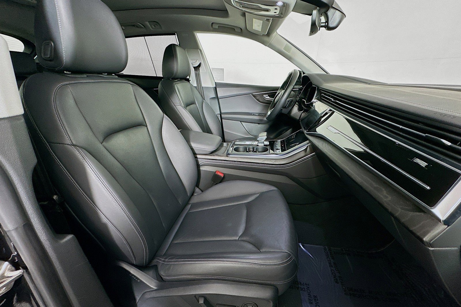 Used 2023 Audi Q8 Prestige w/ Prestige Package image 8