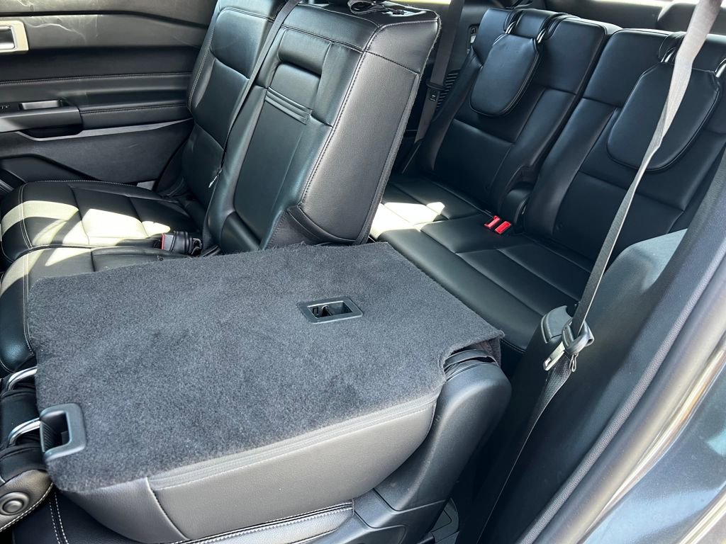 Used 2020 Ford Explorer XLT w/ Equipment Group 202A image 14